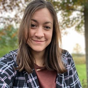 Meet your Posher, Angela